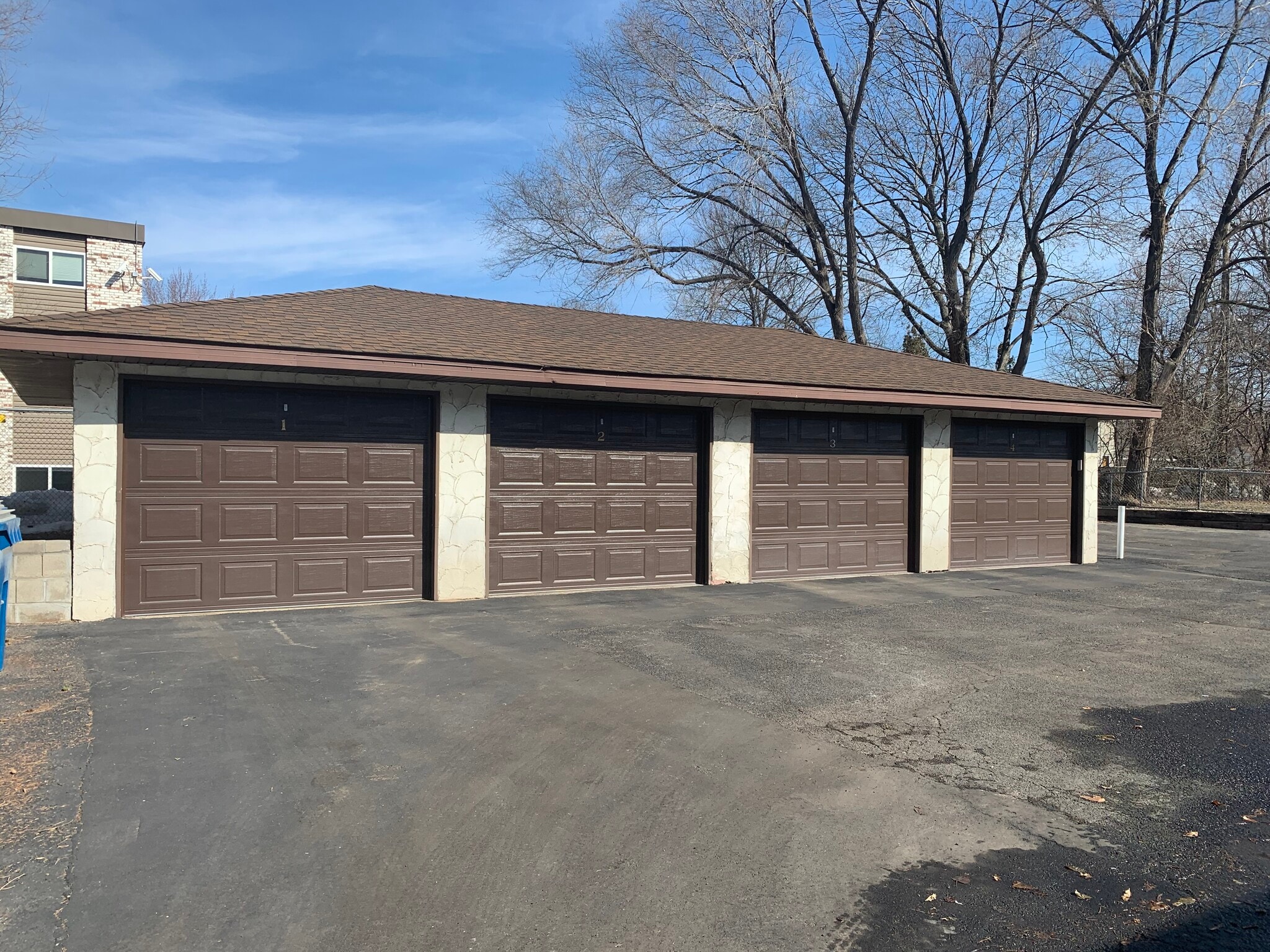 Individual garage - 511 Madison St
