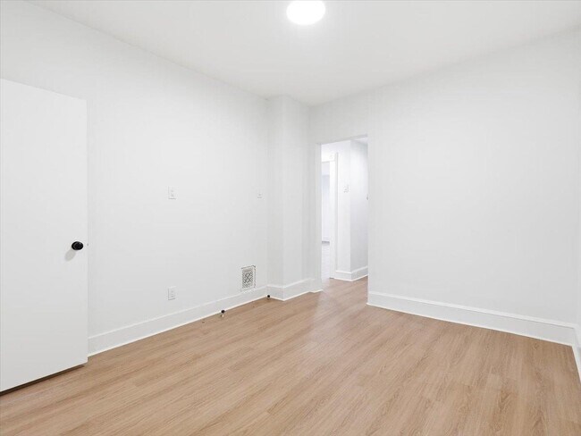 Building Photo - 39 Winfield Ave