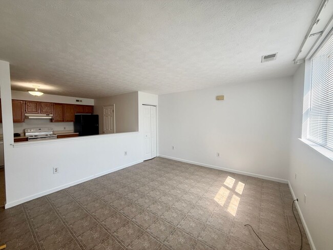 Building Photo - 215 S Eaton St