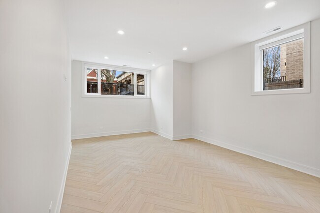 Building Photo - 3409 N Bosworth Ave