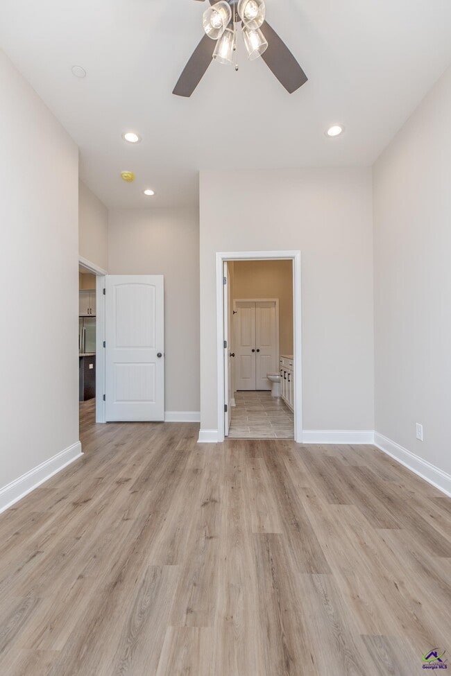 Building Photo - 1013 Northside Dr