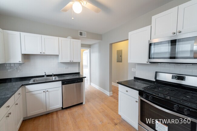 Building Photo - 4344 N Mozart St
