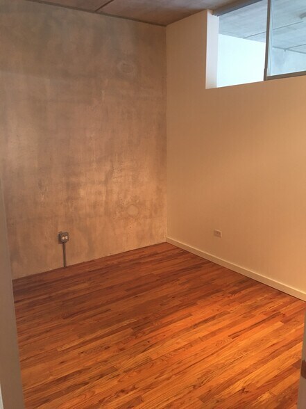 Bed 2 - 630 N Franklin St