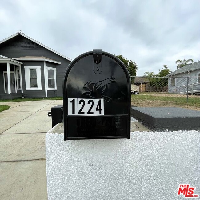 Building Photo - 1224 Lincoln St