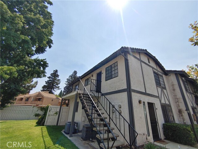 Primary Photo - 1013 W Linden St