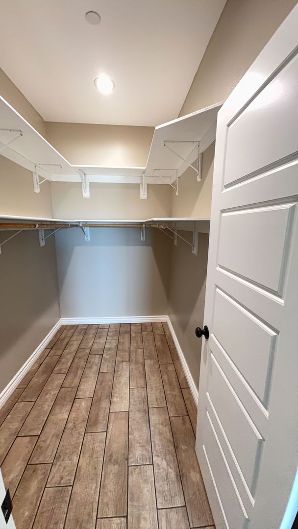 Building Photo - NEWER CONSTRUCTION 4 BEDROOM APPLE VALLEY HOME