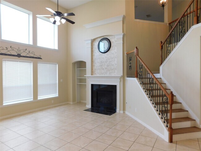 Building Photo - 5527 Baron Ridge Ln