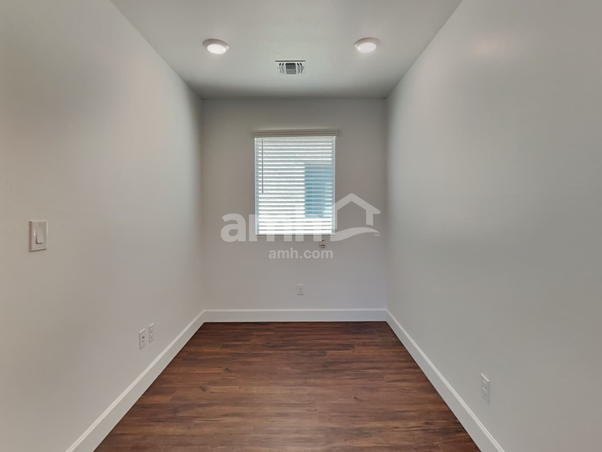 Building Photo - 17116 W Townley Ave