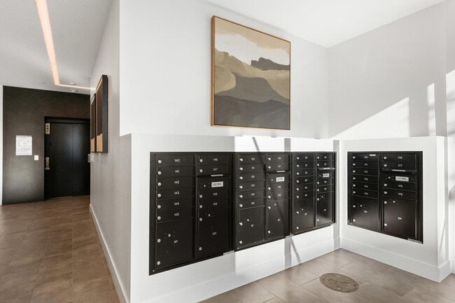 Building Photo - 52 Kirkwood Ave