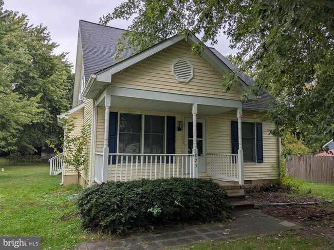 Building Photo - 1825 Chester Dr