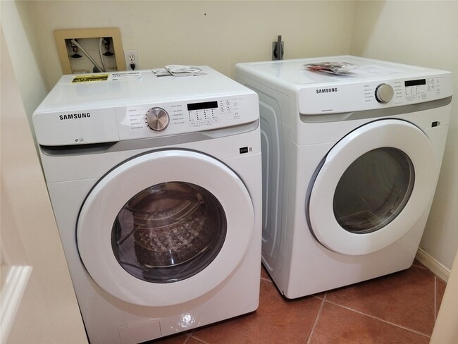 Building Photo - 1848 Nursery Rd