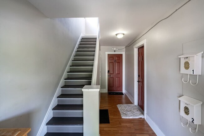 Building Photo - 605 Dennison Ave