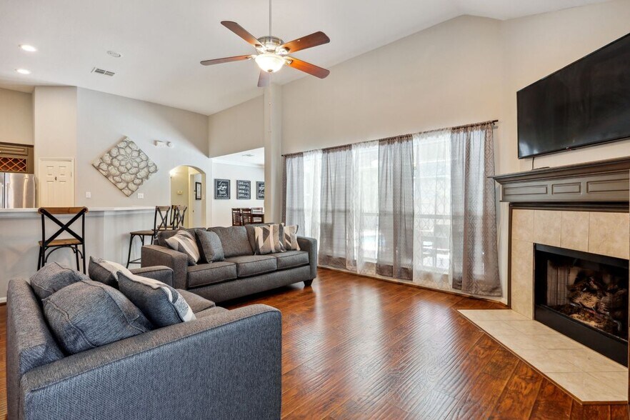 Building Photo - 183 N Millport Cir