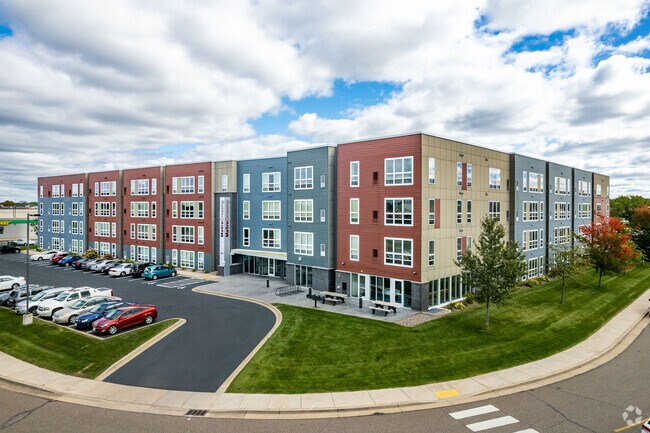 Front of Building - Metro Crossing Apartments