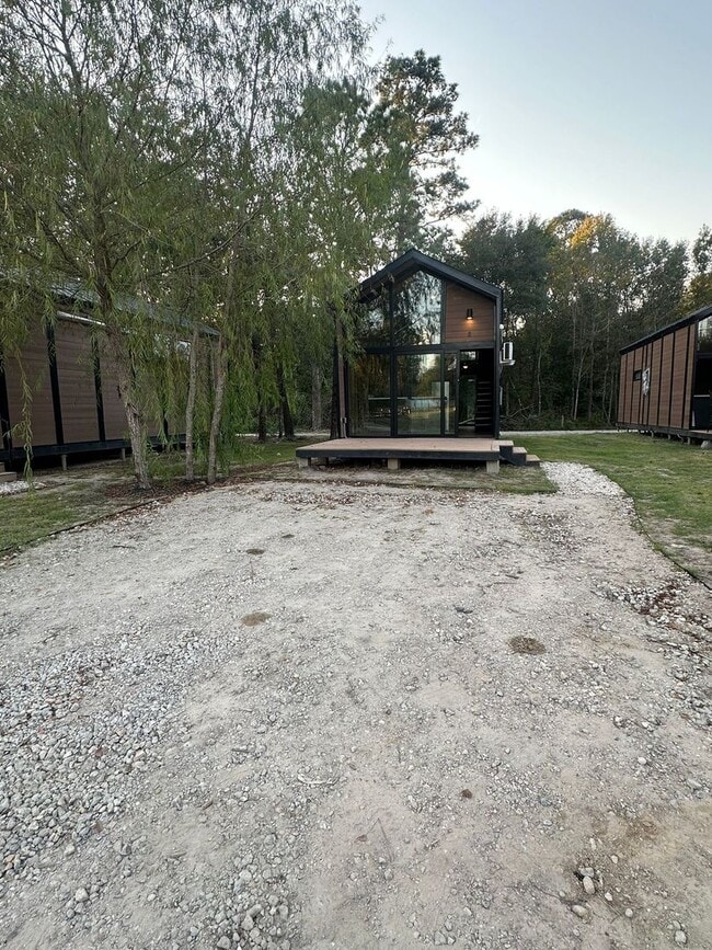 Building Photo - 3710 Pheasant St