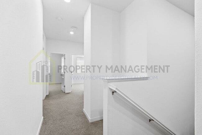 Building Photo - For Rent: Stylish 3-Bedroom Townhouse with...