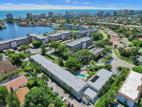 Building Photo - 207 Tropic Isle Dr