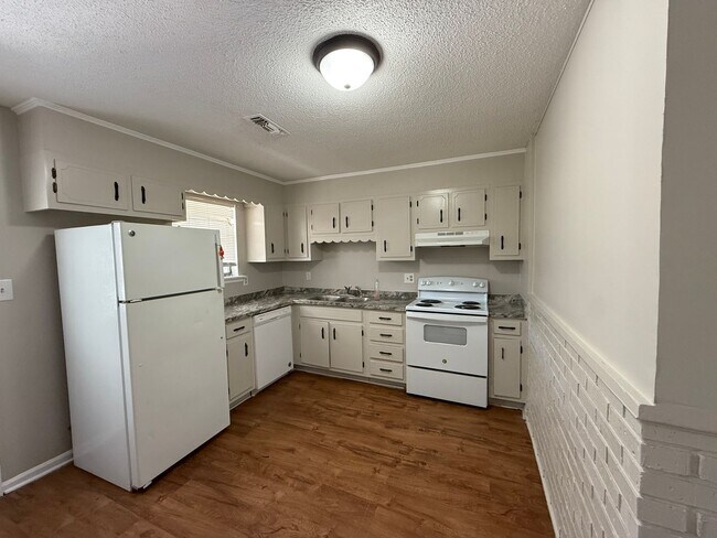 Building Photo - 1607 Glenn St SW