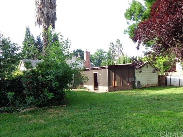 Building Photo - 464 E 6th Ave