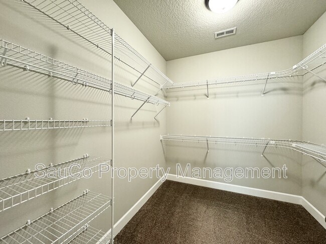 Building Photo - 13257 SW Maplecrest Ct