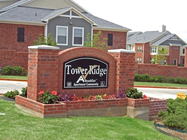 Building Photo - 2560 Tower Ridge Dr