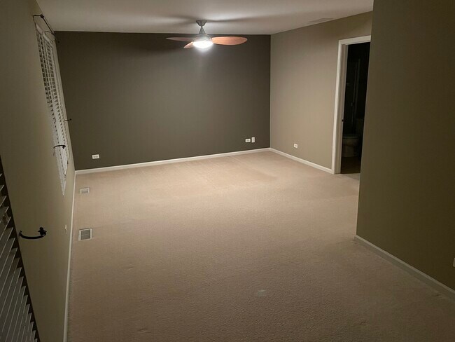 Building Photo - 2440 Emily Ln