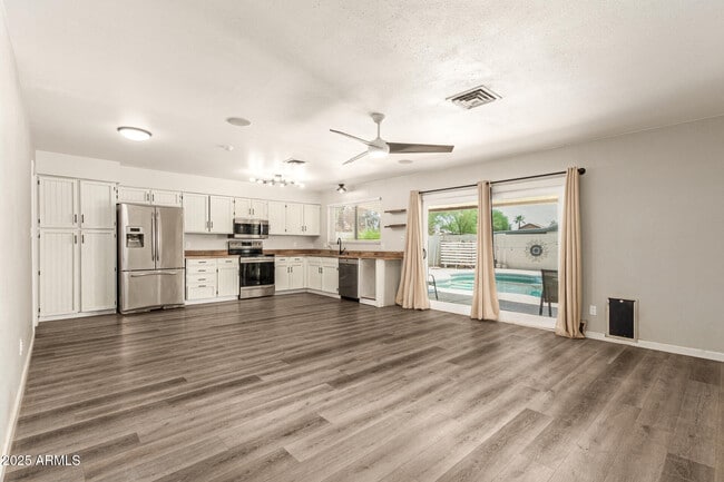 Building Photo - 3713 W Villa Rita Dr