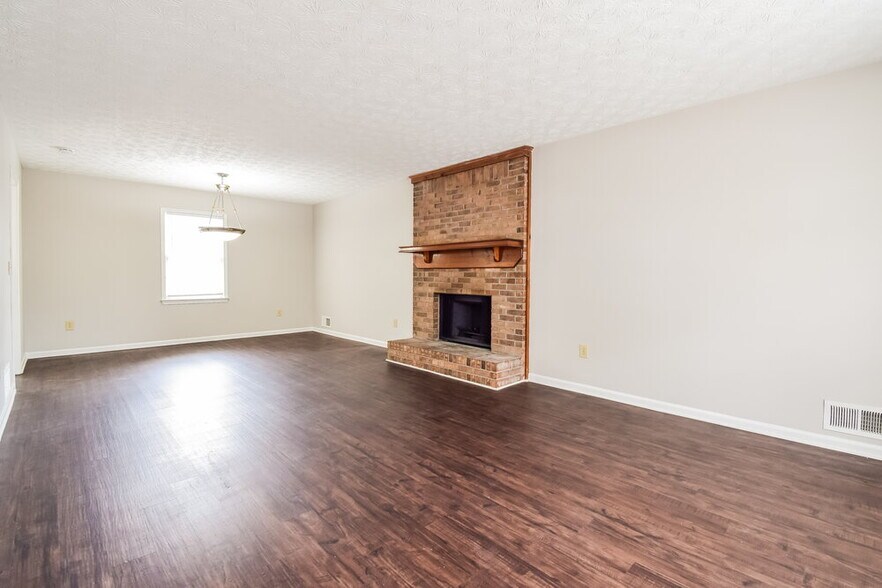 Building Photo - 1308 Autumn Hill Ln