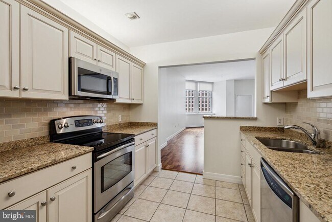 Building Photo - 1600 Arch St