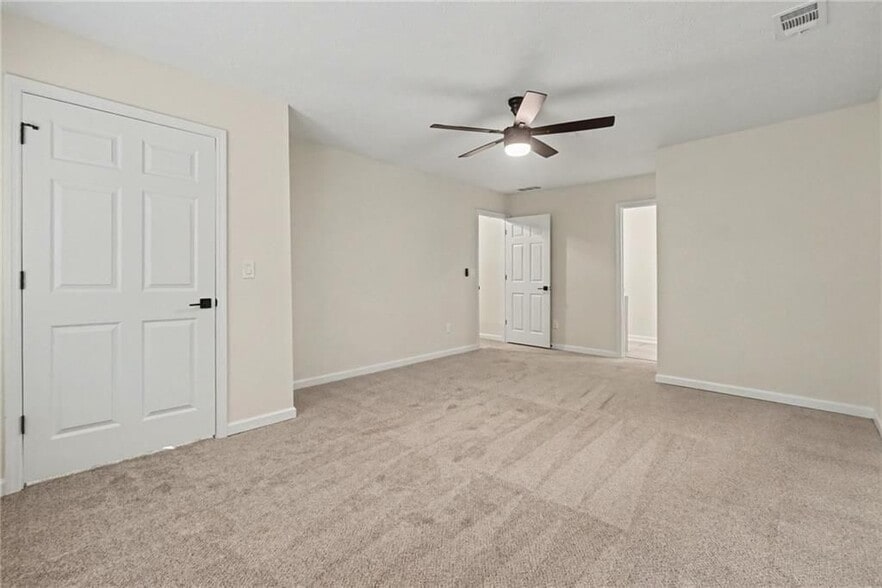 Building Photo - 8541 Birch Hollow Dr