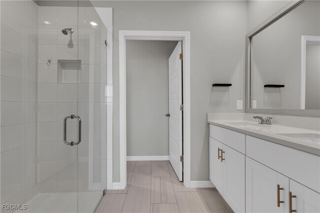 Building Photo - 44254 Frontier Dr