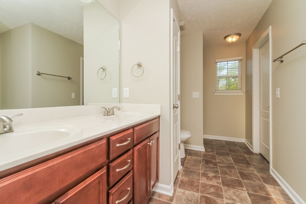 Building Photo - 5205 Rockridge Ct