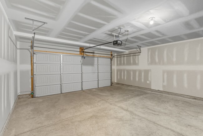 Building Photo - Viking Cove