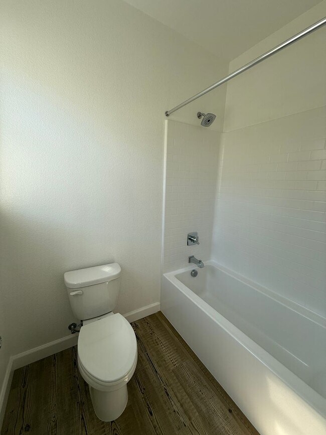 Building Photo - 2460 Cinnabar Dr