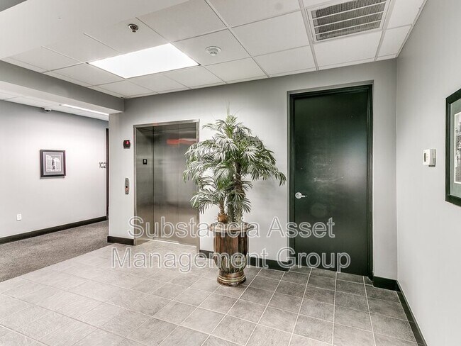 Building Photo - 444 N Central Ave