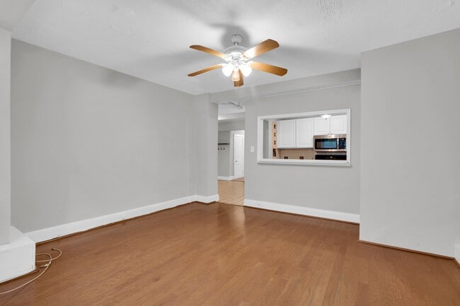 Building Photo - 1820 Clydesdale Pl NW