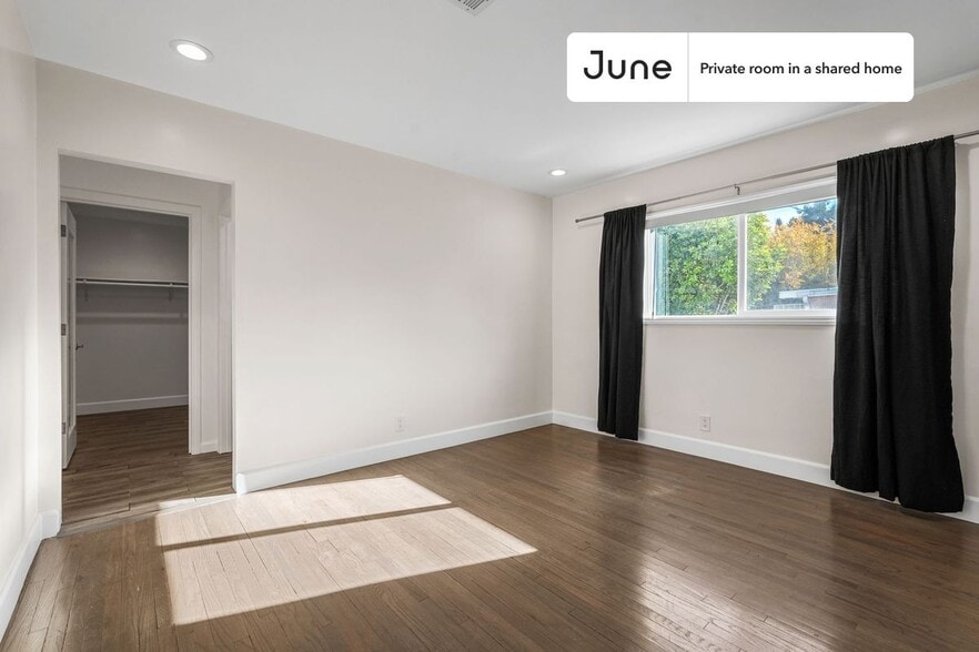 Building Photo - Room in Shared 4 bed/2 bath home