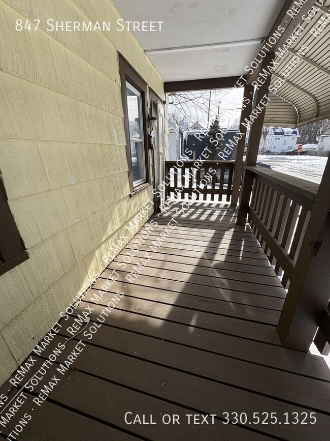 Building Photo - 847 Sherman St