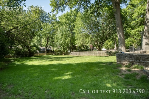 Building Photo - 2515 W 90th St