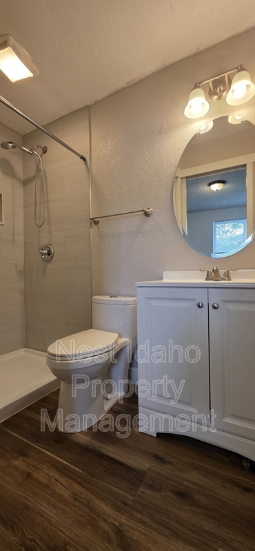 Building Photo - 705 White Cloud Dr