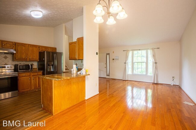 Building Photo - 3 br, 3 bath House - 9321 Kings Grant Rd