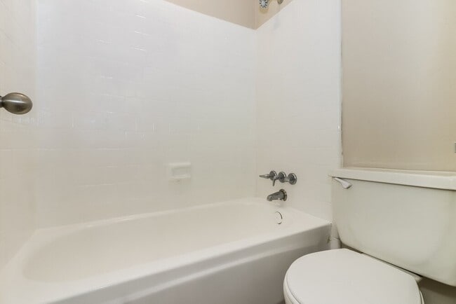 Building Photo - 14214 Bateau Dr