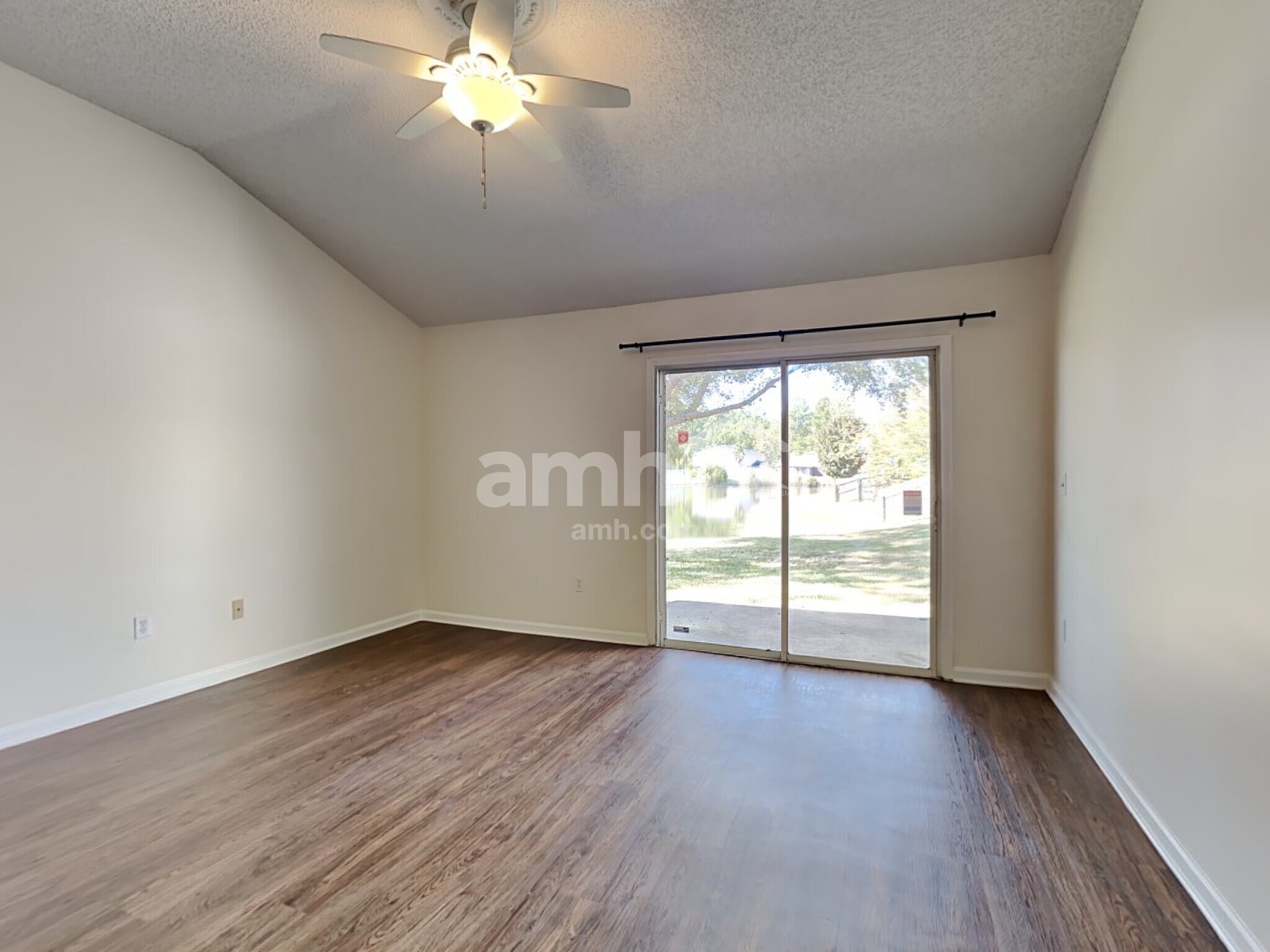Building Photo - 9311 Thunderbolt Dr