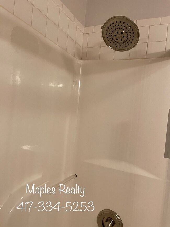 Building Photo - VERY NICE 3 bedroom home in Branson, MO fo...