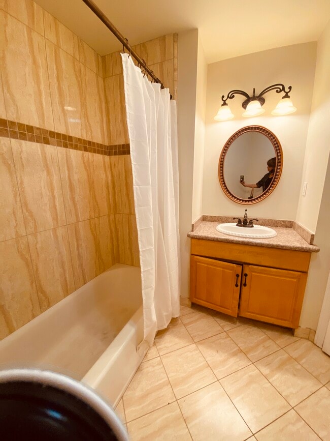 Building Photo - 303 W Verdugo Ave