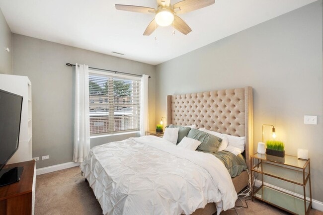 Building Photo - 1801 W Addison St