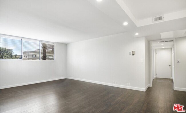 Building Photo - 10535 Wilshire Blvd