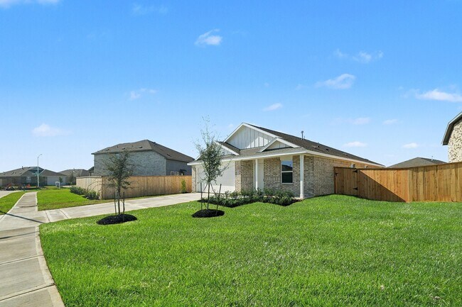 Building Photo - 6315 Linden Leaf Dr