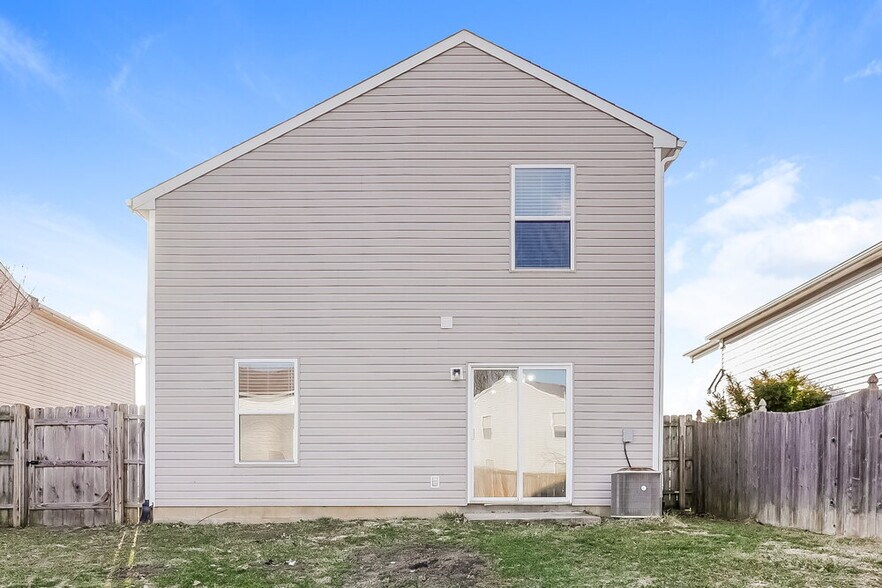 Building Photo - 1107 Crescent Dr