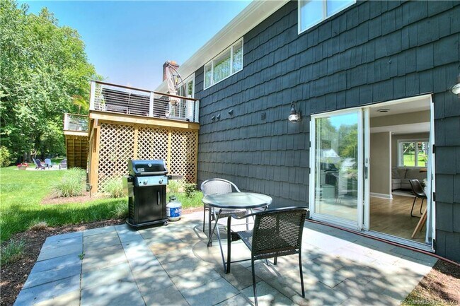 Building Photo - 42 Barberry Rd